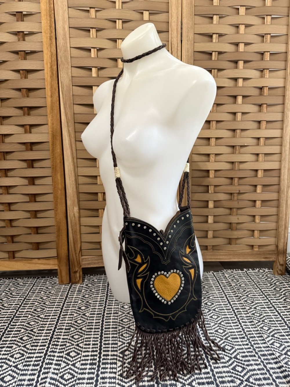 MONTANA SILVERSMITH LEATHER Western Rhinestone Fringe Crossbody Heart Bag